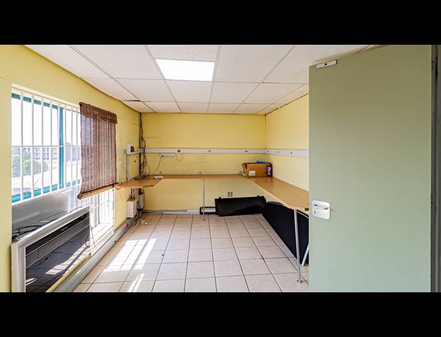 212M² OFFICE TO LET IN FERNDALE